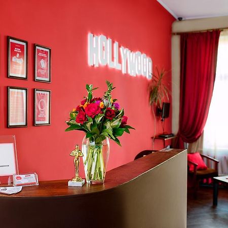 Hollywood Home Hostel Lviv Exterior foto
