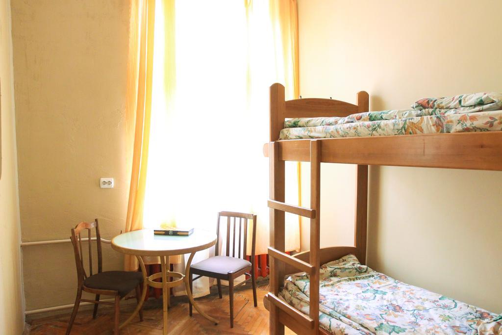 Hollywood Home Hostel Lviv Quarto foto
