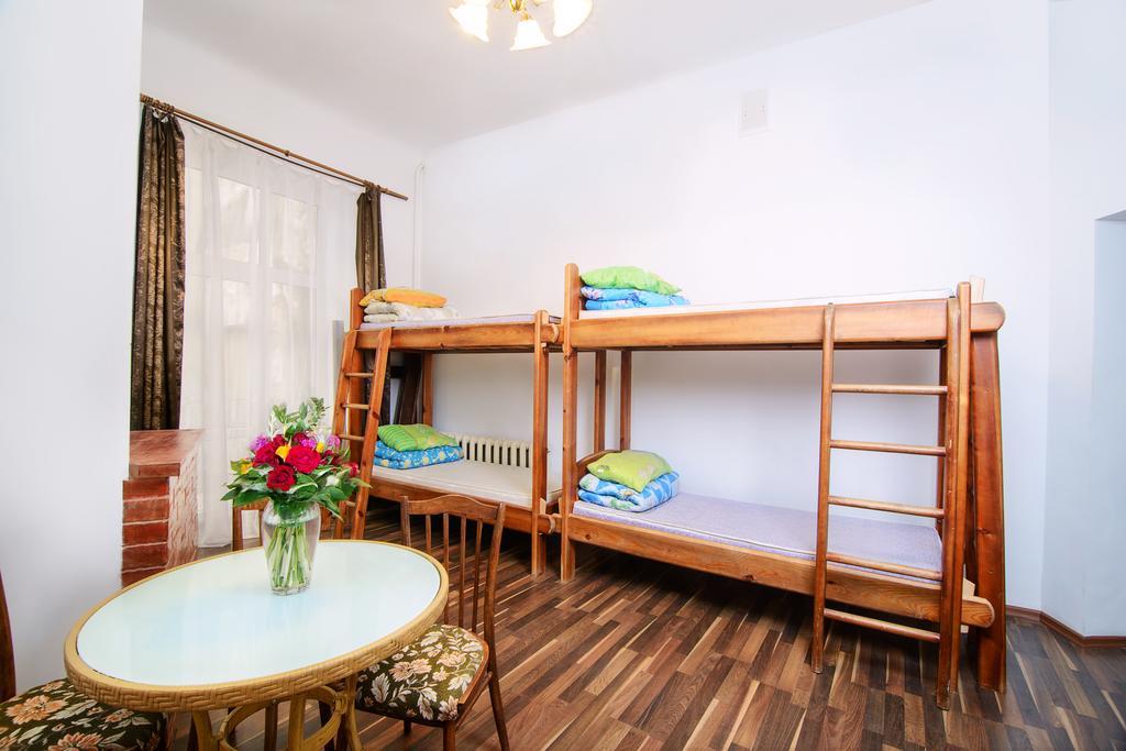 Hollywood Home Hostel Lviv Quarto foto