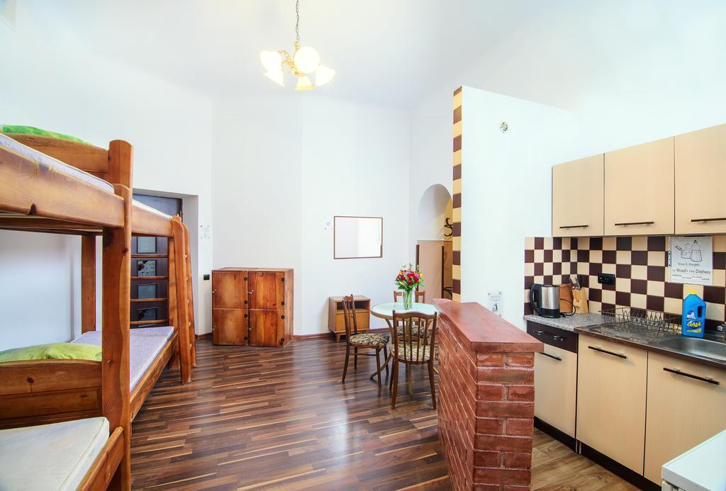 Hollywood Home Hostel Lviv Quarto foto