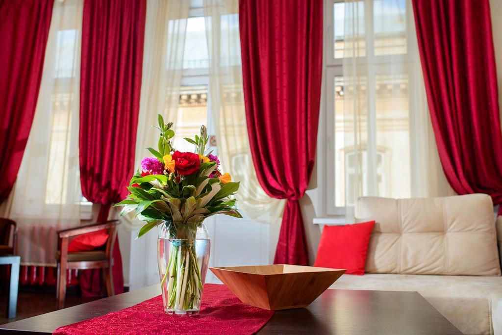 Hollywood Home Hostel Lviv Quarto foto
