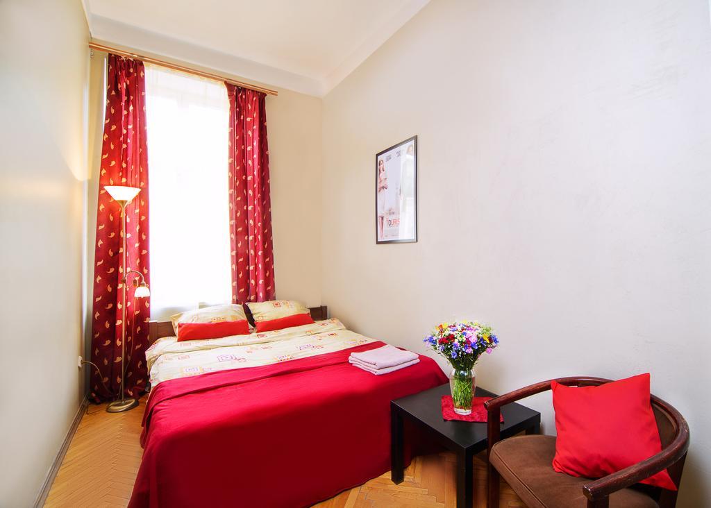 Hollywood Home Hostel Lviv Quarto foto