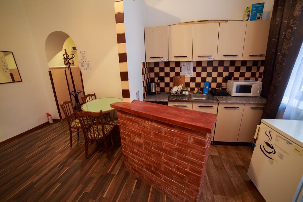 Hollywood Home Hostel Lviv Quarto foto
